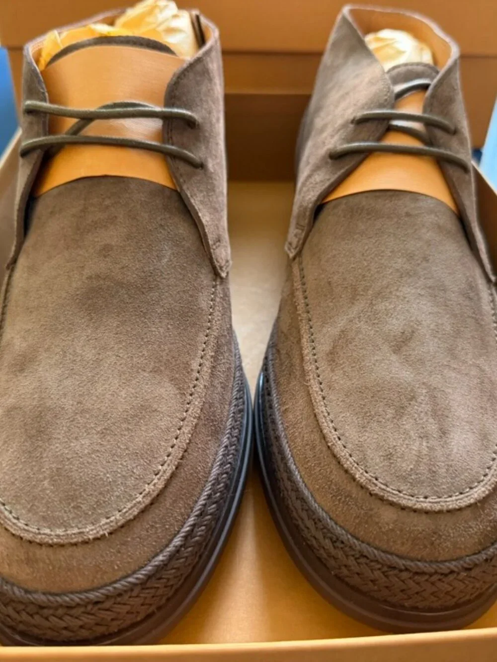 NWT Tod's Desert Boots in Suede - Light Brown Size 11